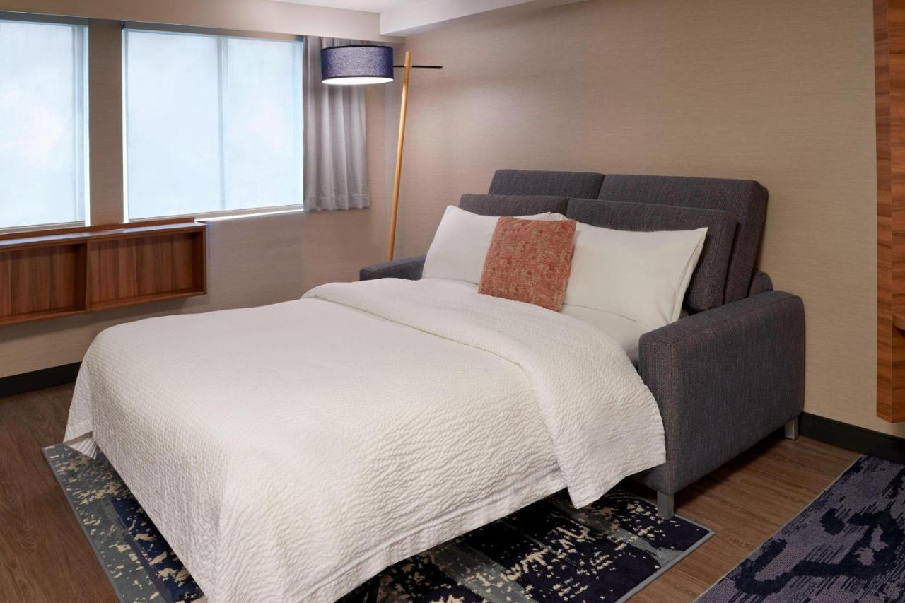 Fairfield Inn By Marriott Montreal Downtown Экстерьер фото
