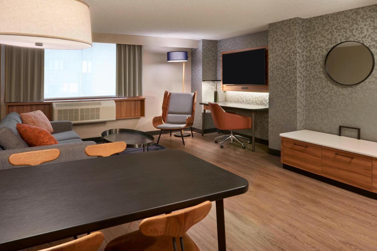 Fairfield Inn By Marriott Montreal Downtown Экстерьер фото
