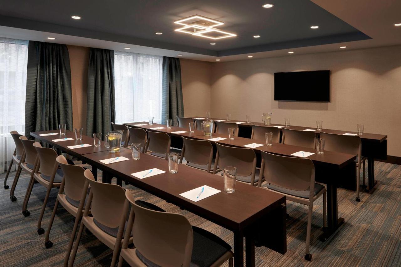 Fairfield Inn By Marriott Montreal Downtown Экстерьер фото