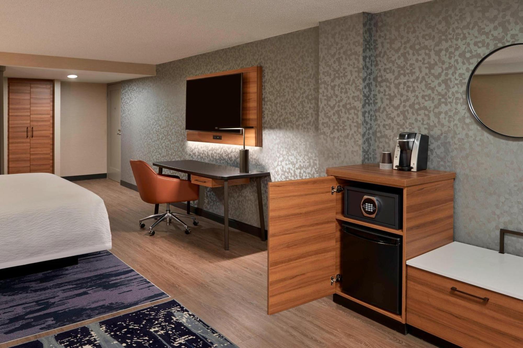 Fairfield Inn By Marriott Montreal Downtown Экстерьер фото